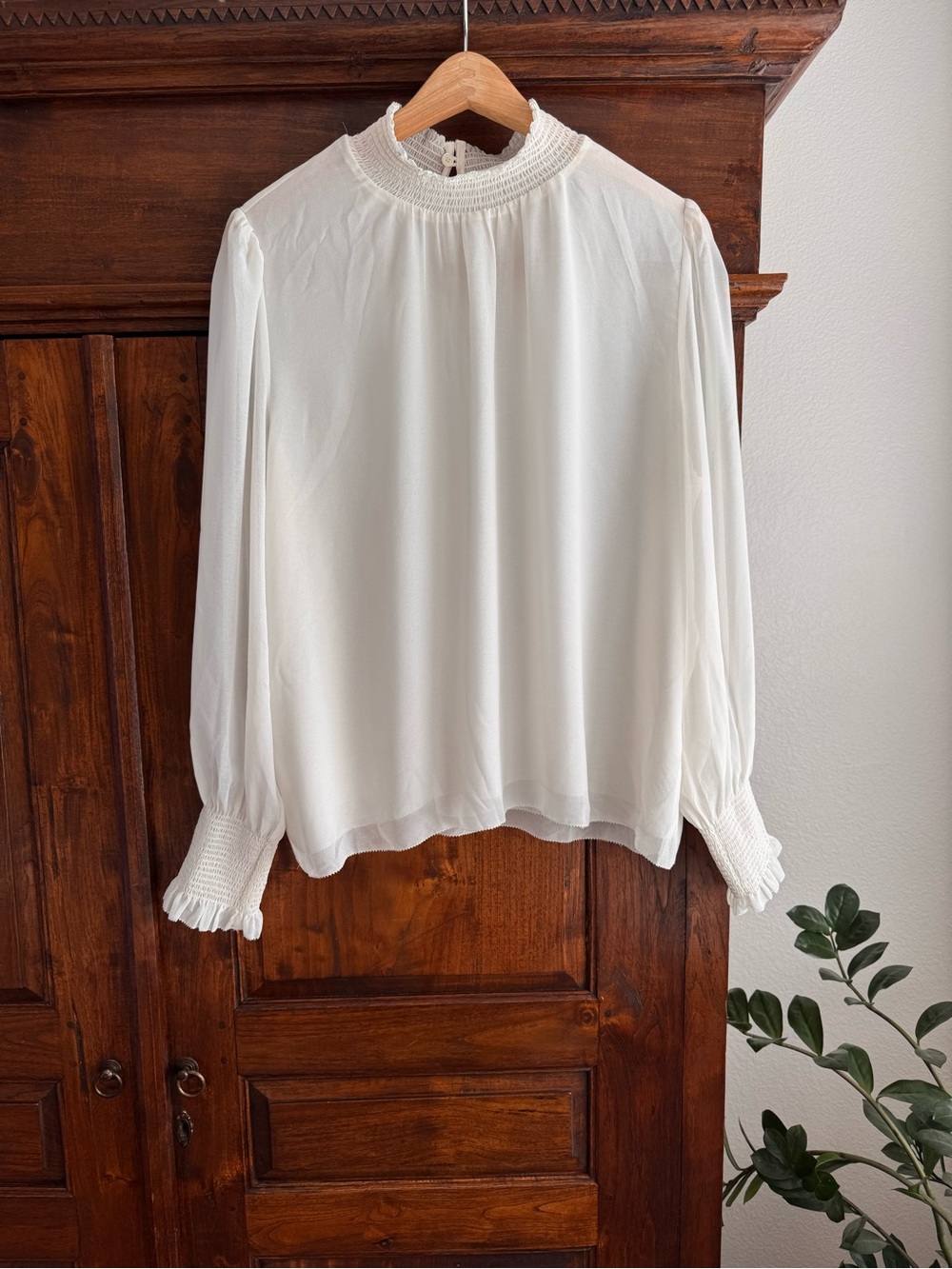 Aritzia Wilfred Mock neck puff sleeve white blouse